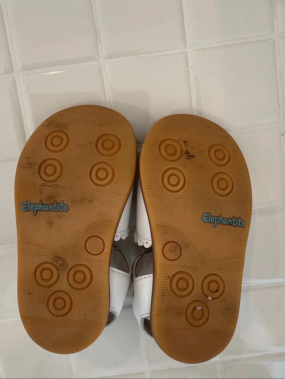 Elephantito White Scallop-Trim Leather Toddler Sandals